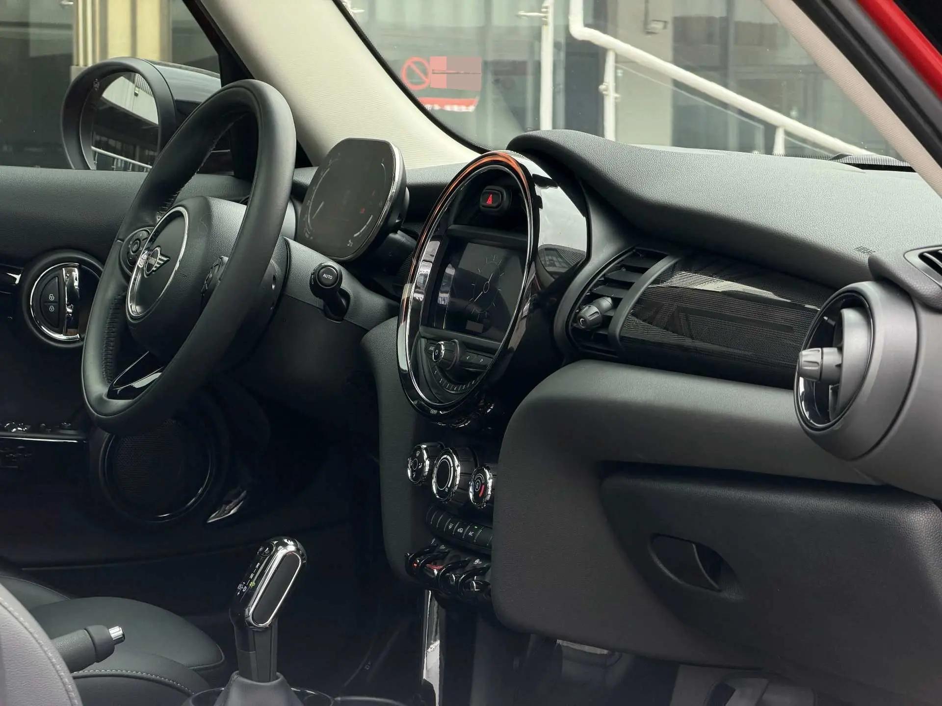 MINI 2021 1.5T COOPER Classic Five-Door Edition 8