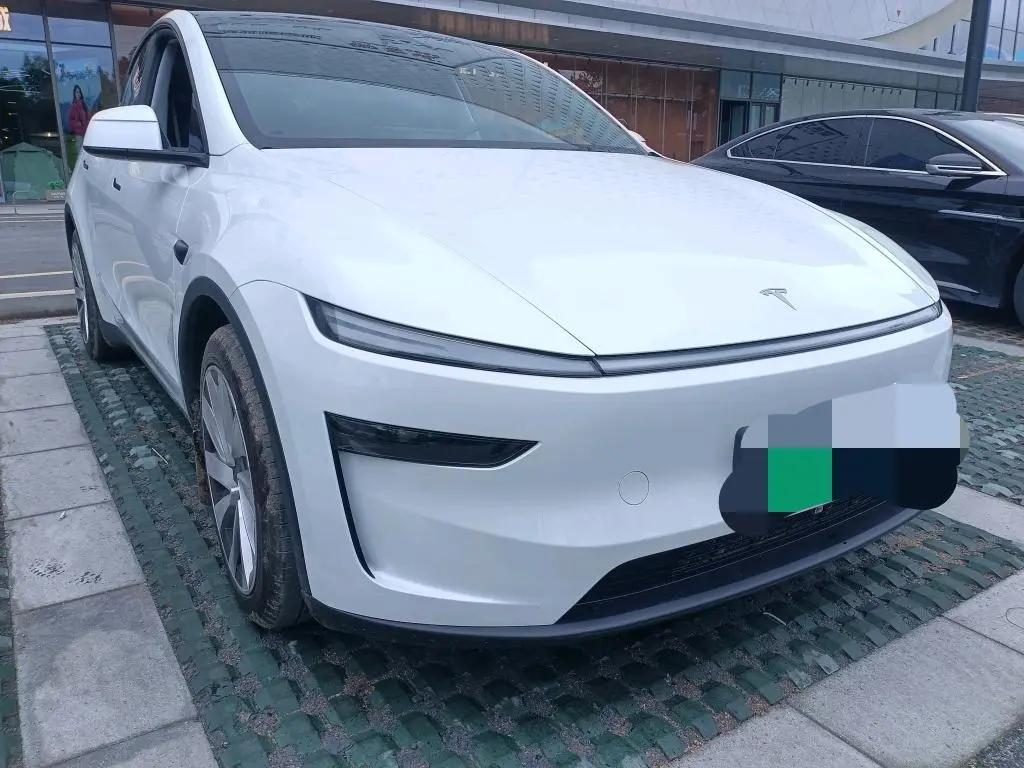 Tesla 2025 Model Y Rear-Wheel Drive Automatic 4