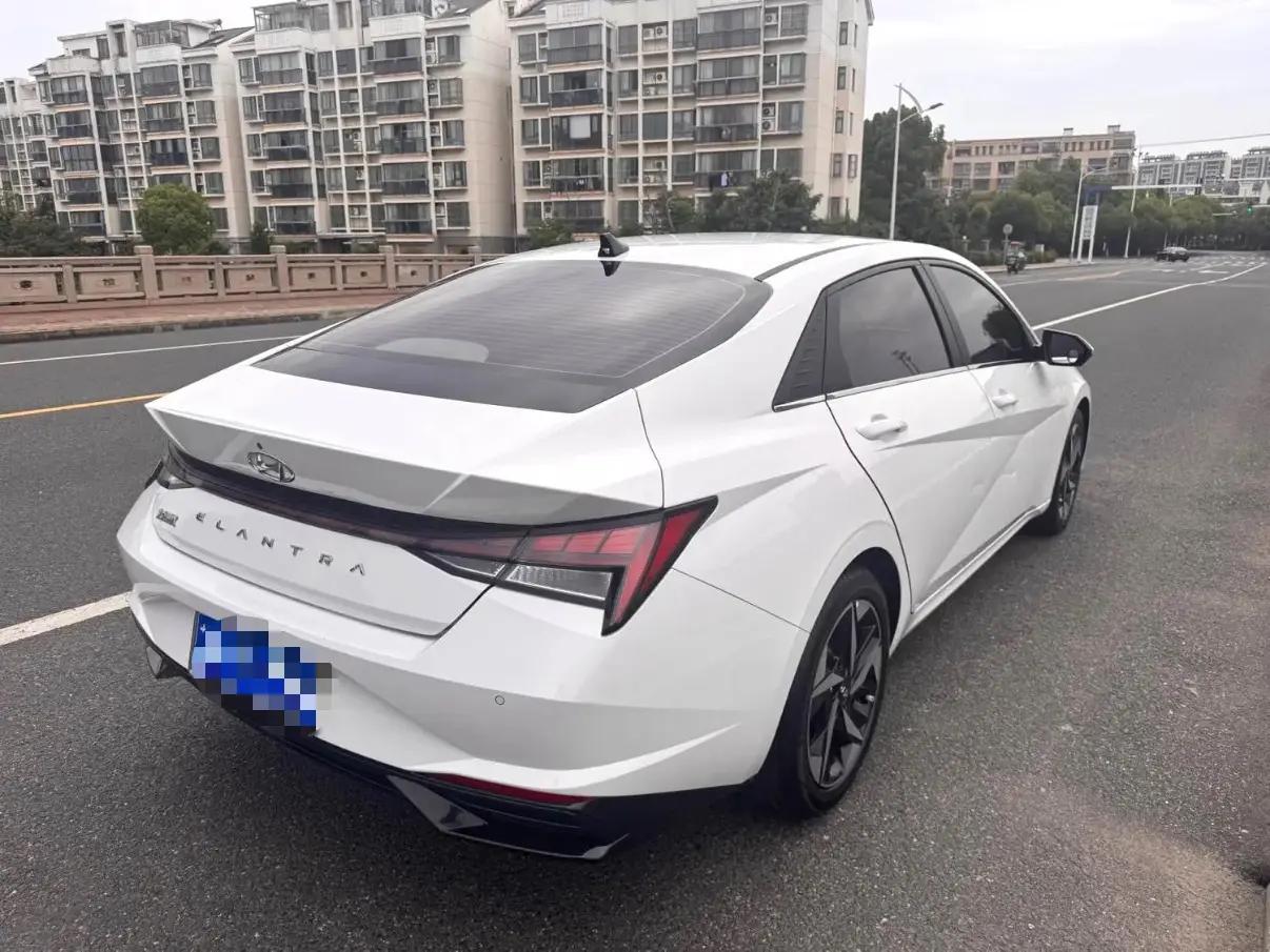 Elantra 2021 1.5L CVT LUX Prestige Edition 3