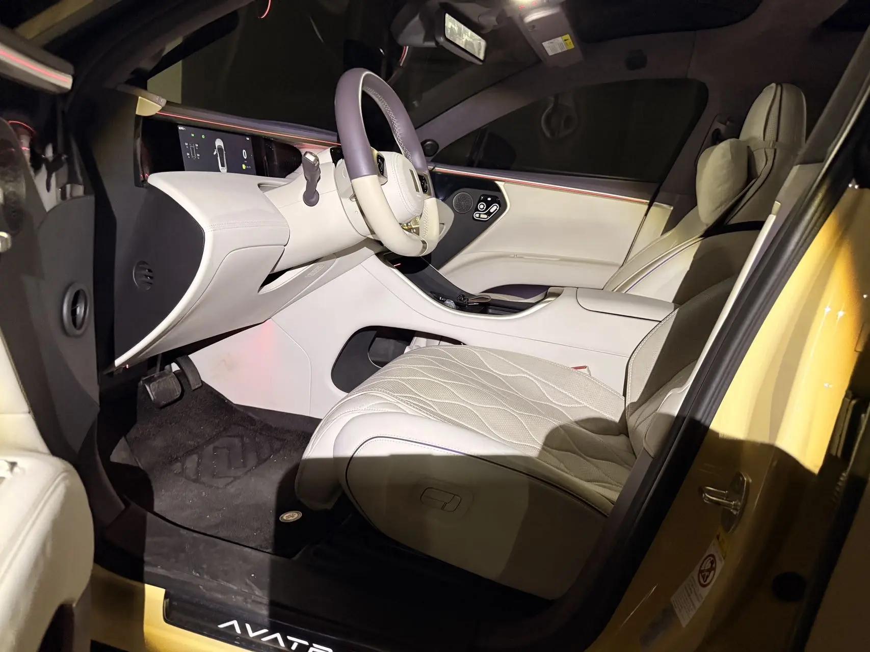 Avatr 2024 Avatr 11 580 Three Laser Four-wheel Drive Luxury Edition Automatic Gear 2