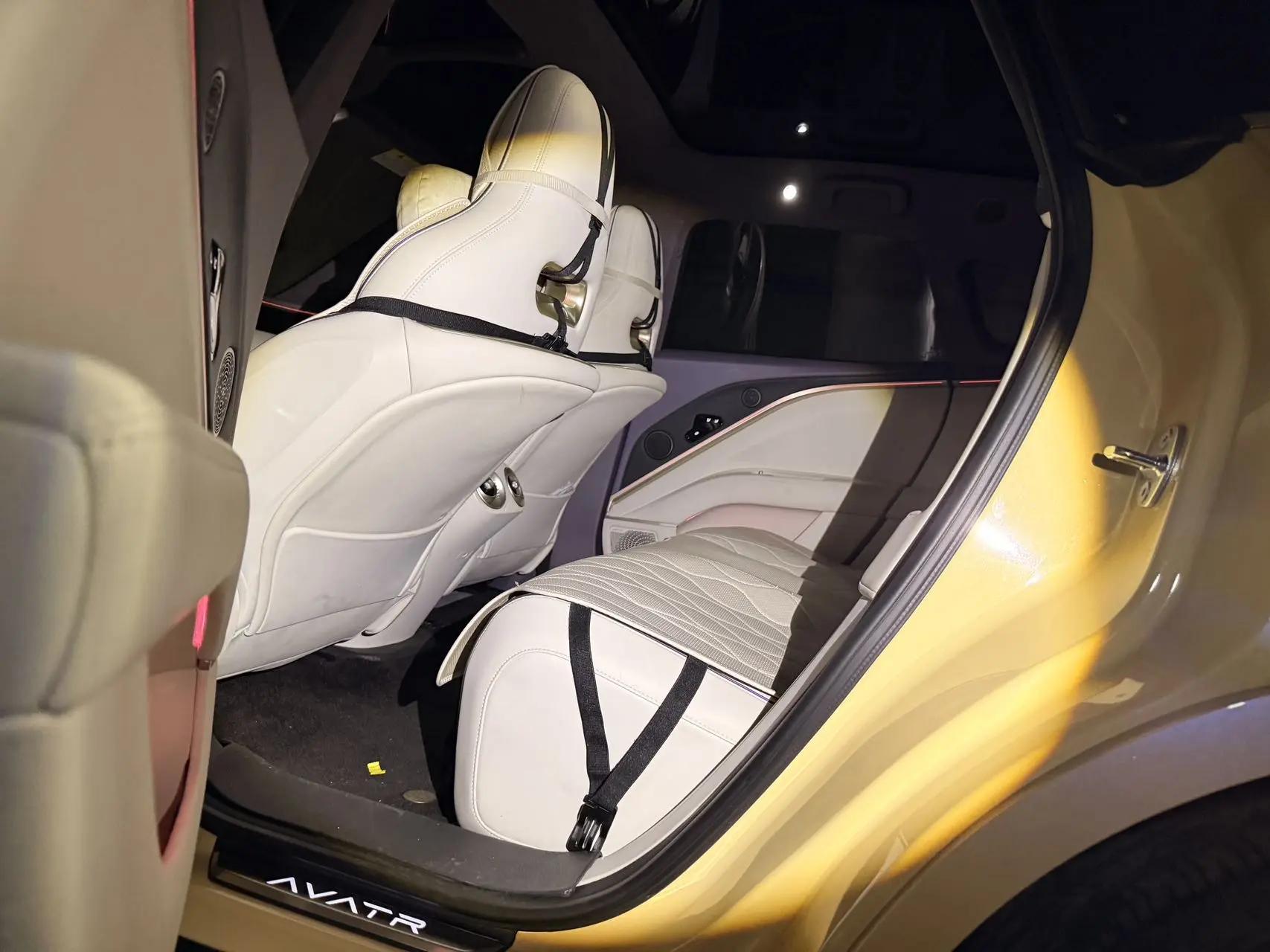 Avatr 2024 Avatr 11 580 Three Laser Four-wheel Drive Luxury Edition Automatic Gear 3
