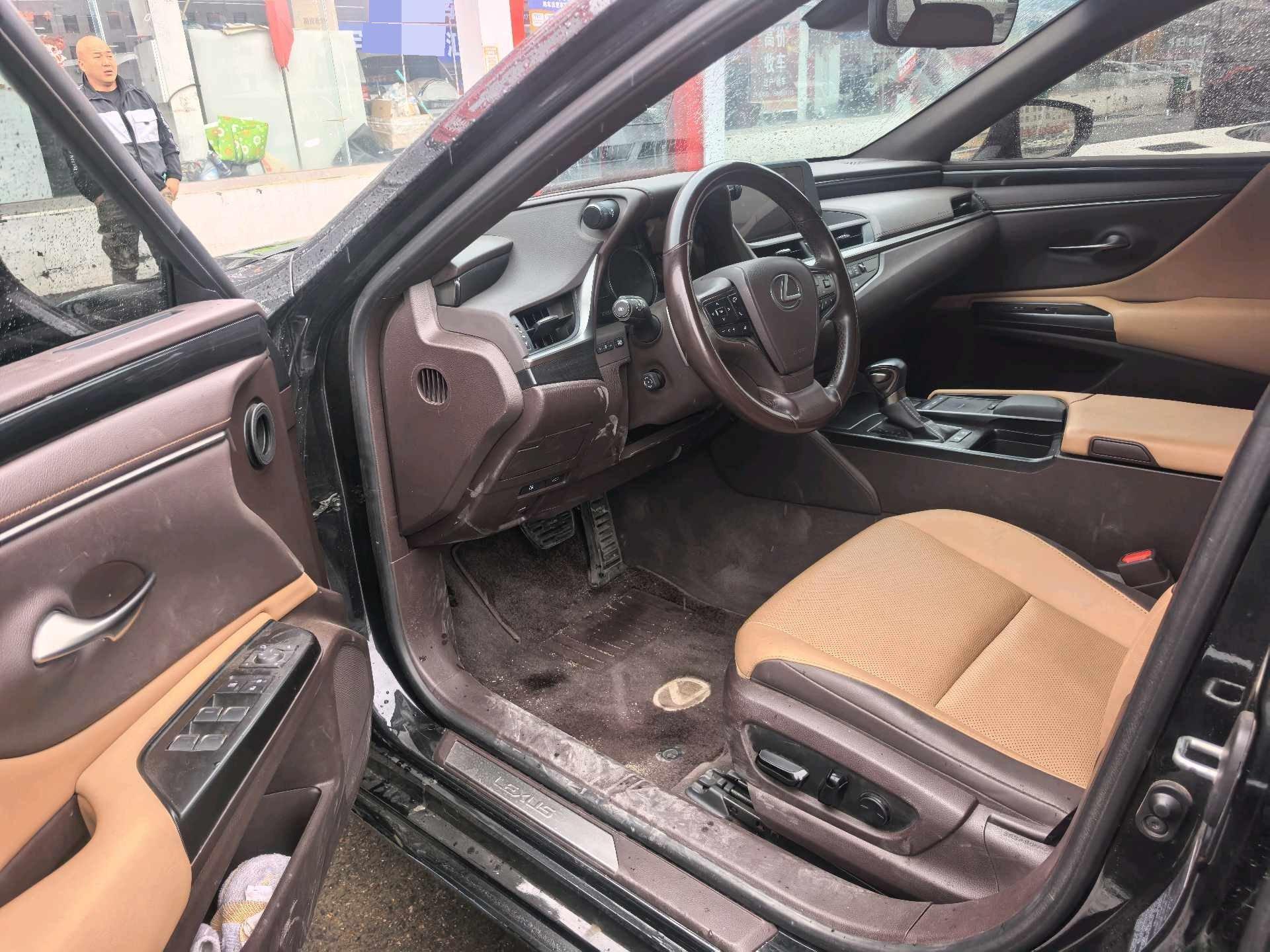 Lexus ES 2020 260 Excellence Edition 3