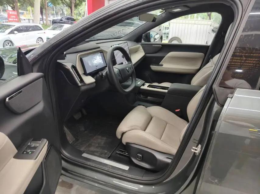 Volvo XC70 plug-in hybrid 2026 four-wheel drive ultra long battery life Ultra 7