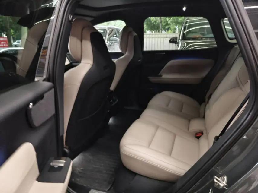 Volvo XC70 plug-in hybrid 2026 four-wheel drive ultra long battery life Ultra 8