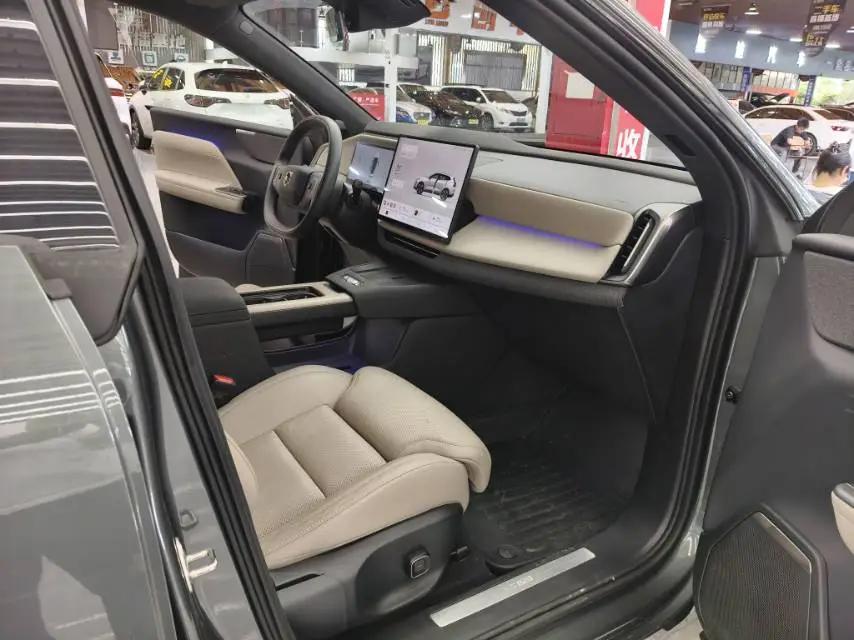 Volvo XC70 plug-in hybrid 2026 four-wheel drive ultra long battery life Ultra 9
