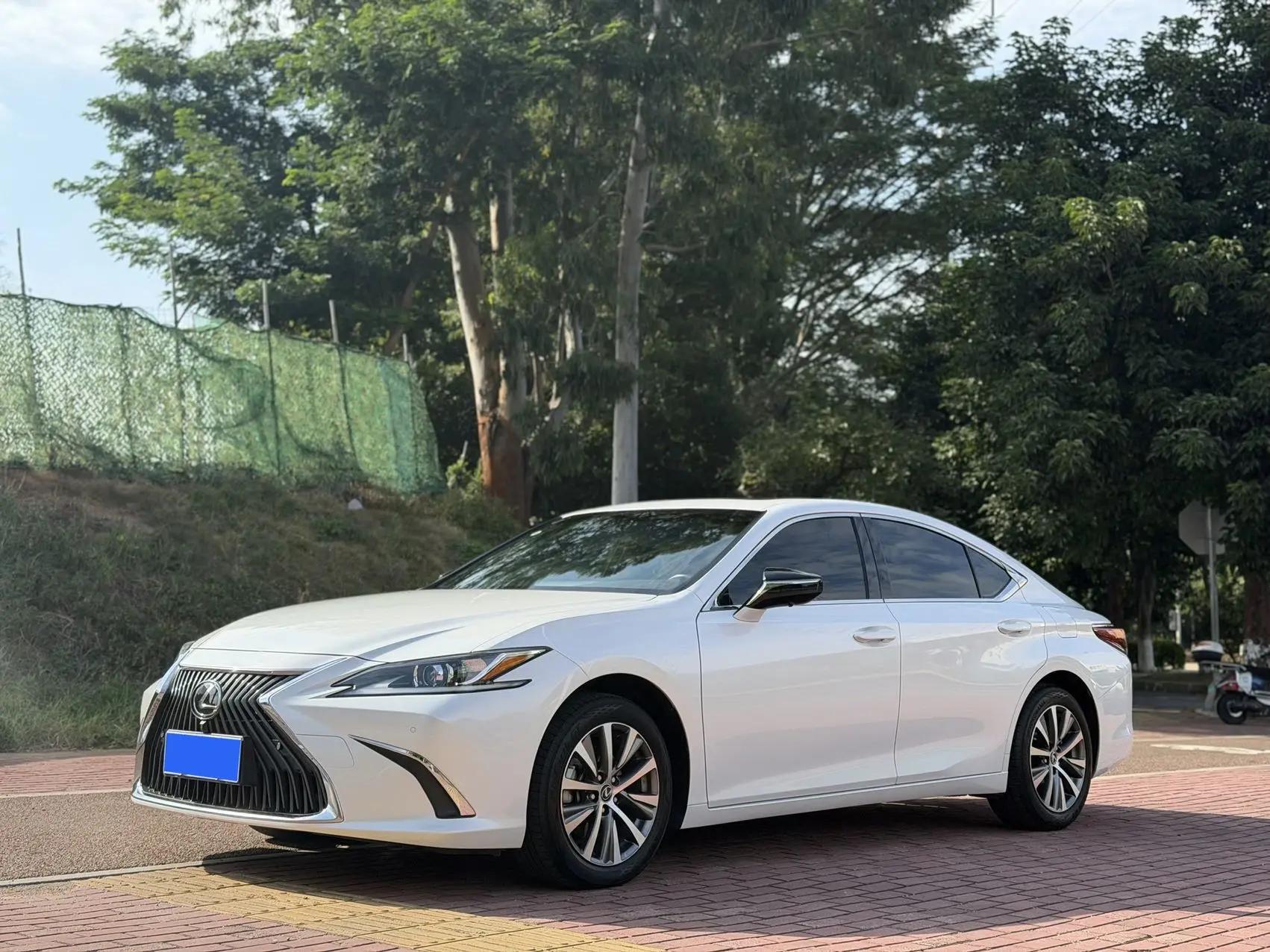 Lexus ES 2020 200 Excellence Edition
