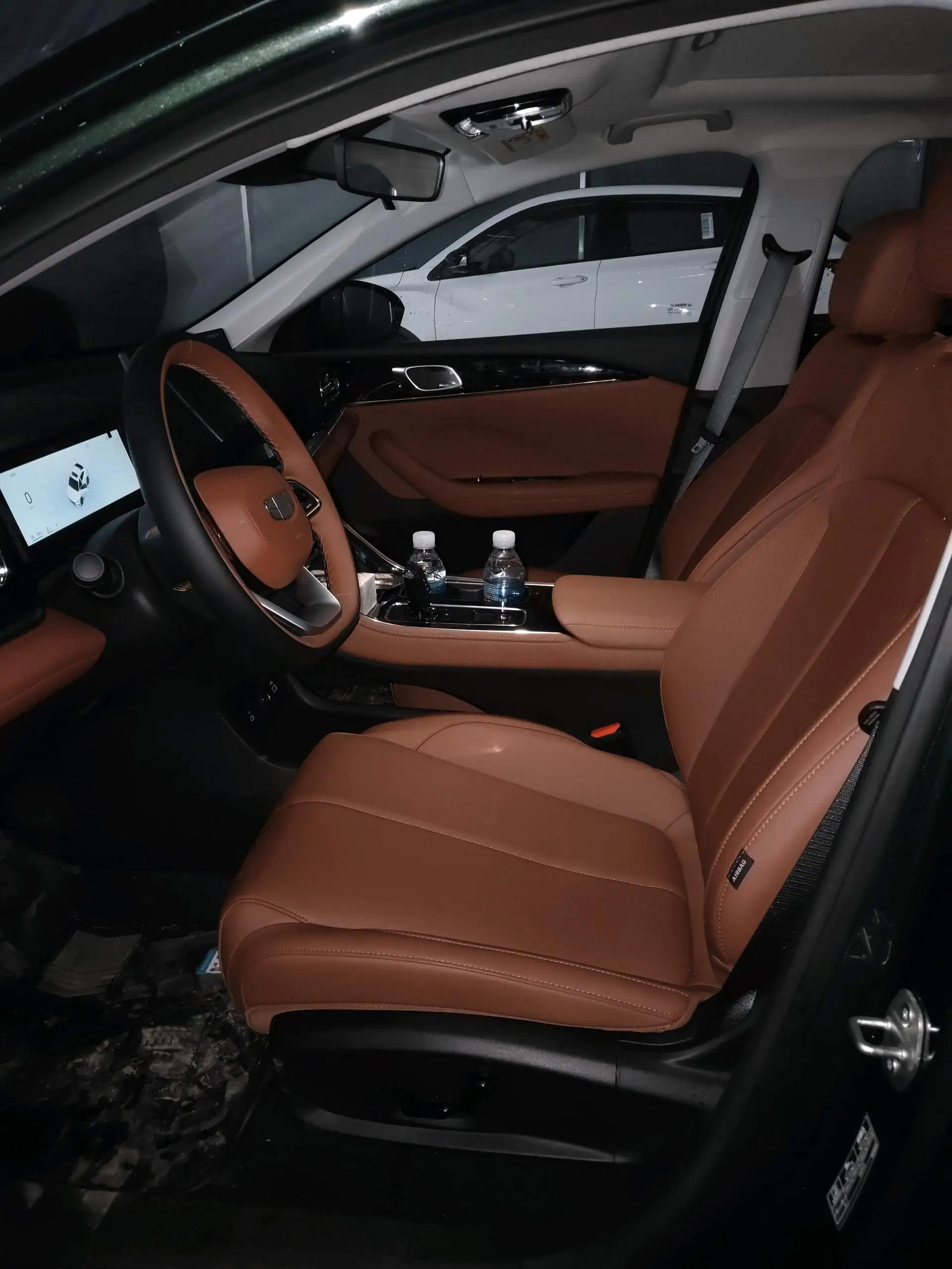 Geely 2026 Emgrand -3-compartment 1.5T Flagship Automatic Gear 4