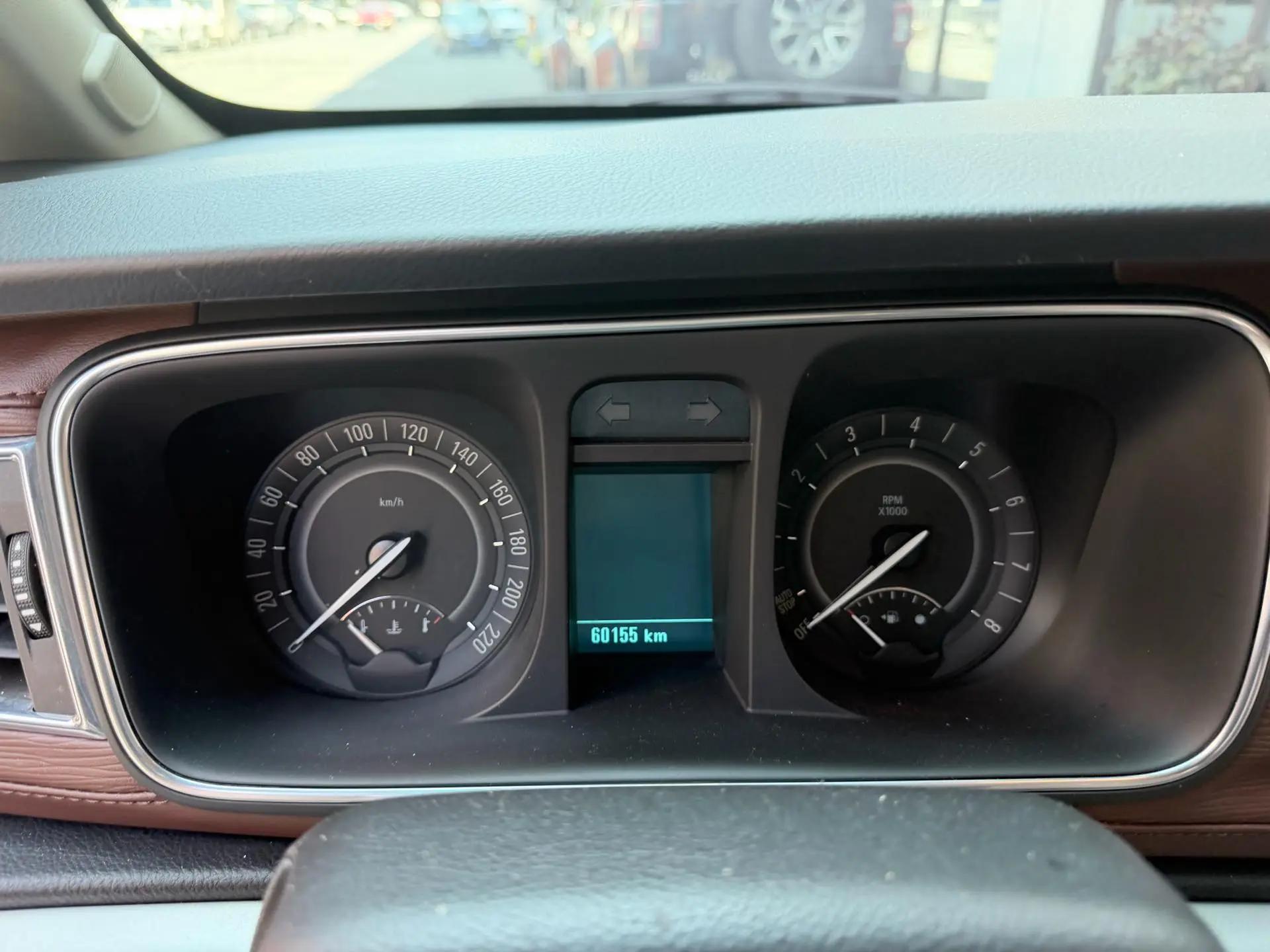 Buick GL8 2018 28T Comfort Country VI 11