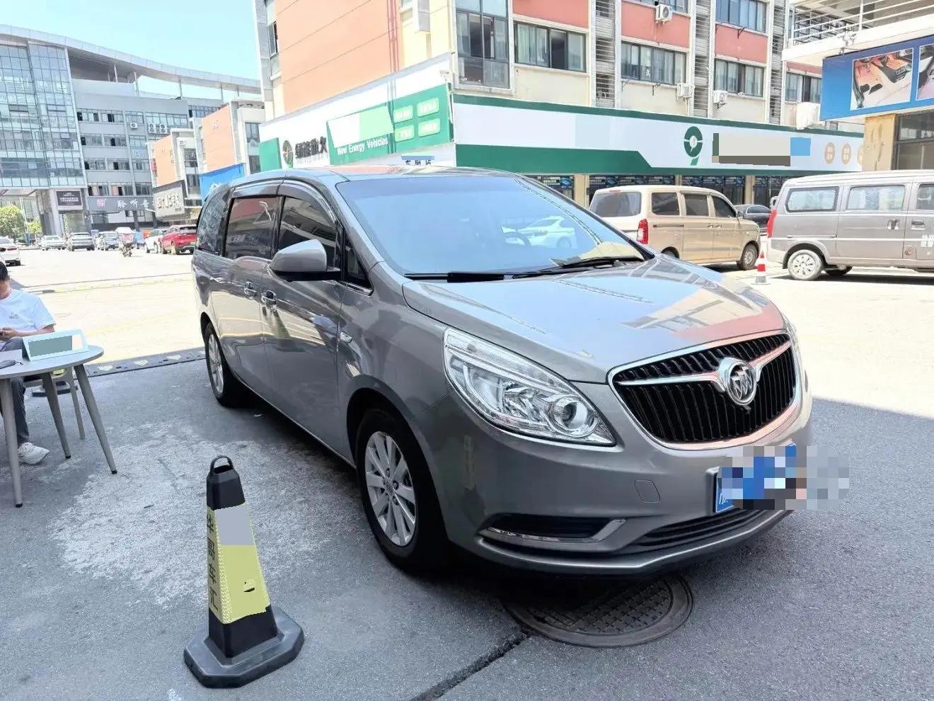 Buick GL8 2018 28T Comfort Country VI 3