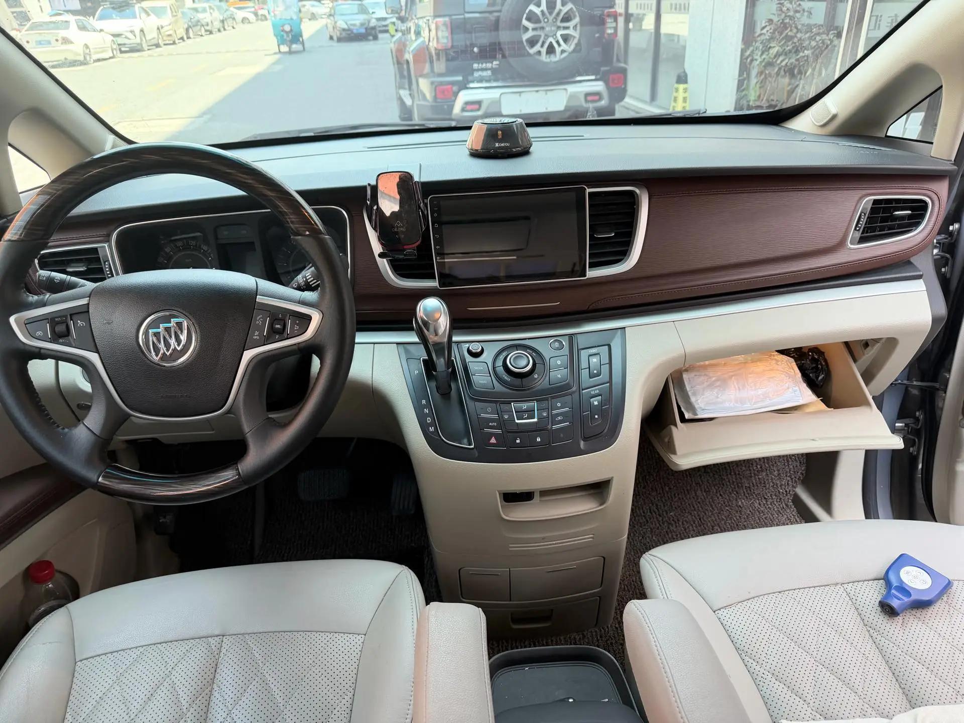Buick GL8 2018 28T Comfort Country VI 6