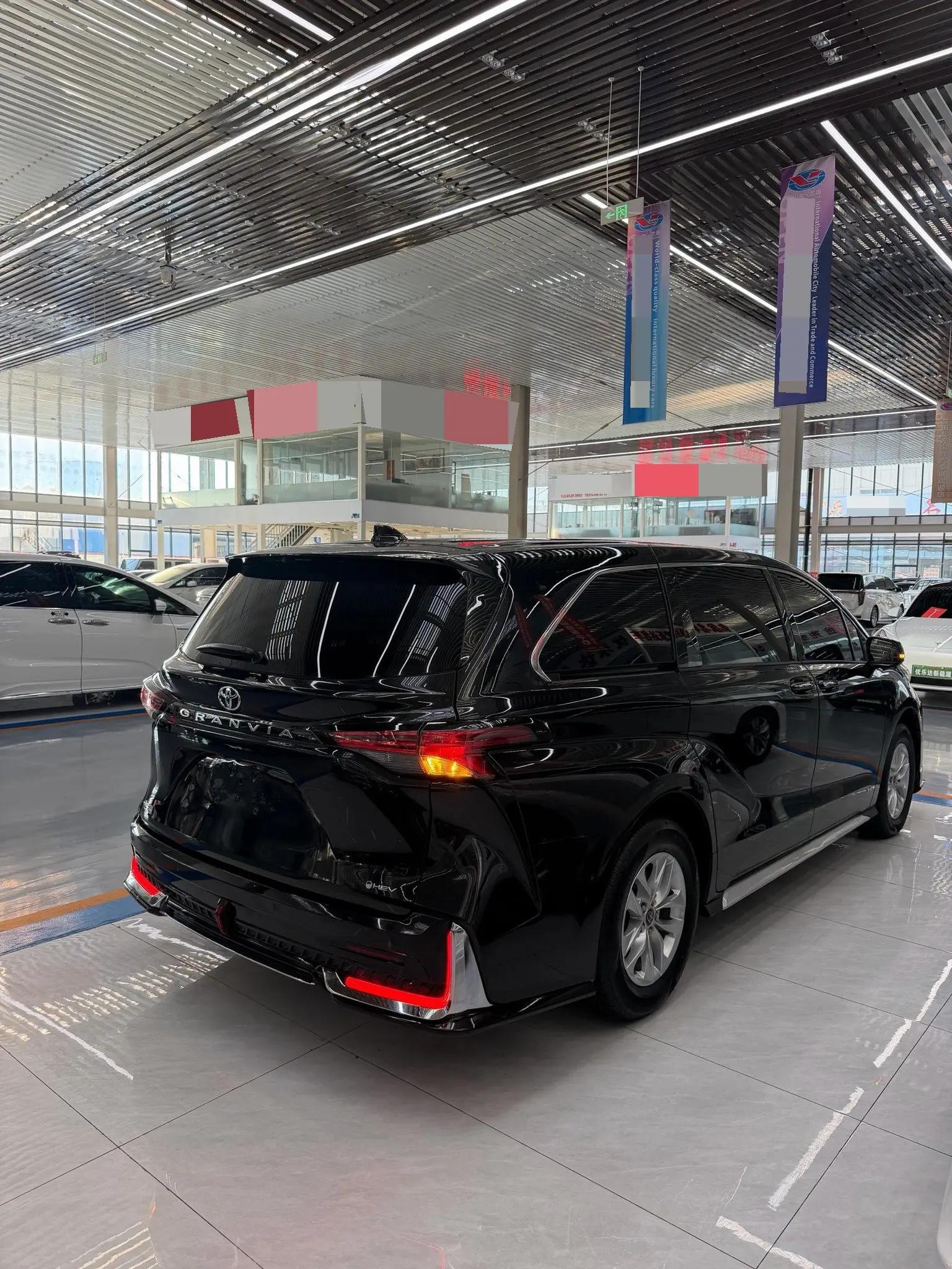 Toyota 2024 Sienna HYBRID 2.5 CVT Comfort Edition Automatic 9