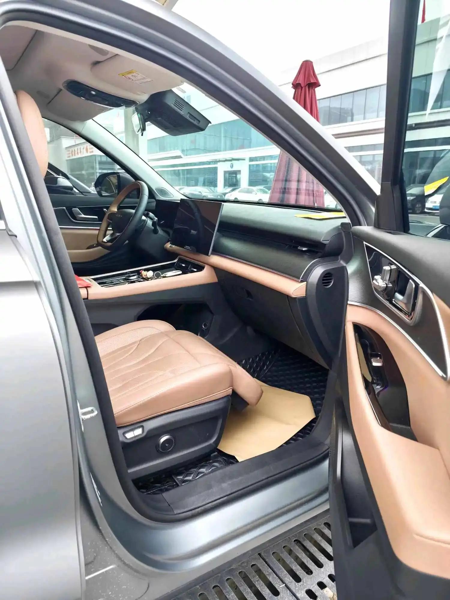 Tiggo 8 L 2024 Model 2.0T Two-Wheel Drive Prestige Version 5 Seats 4