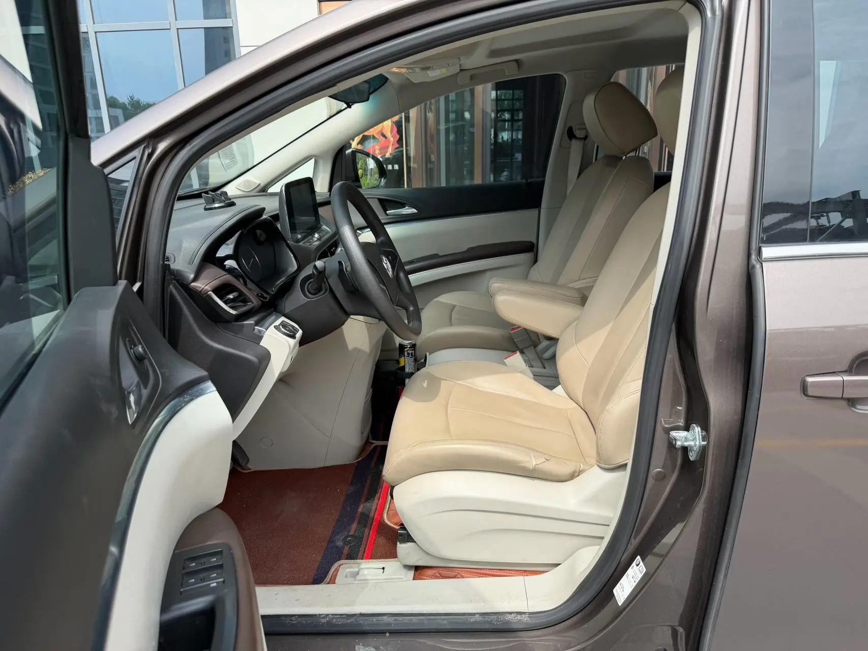 Buick GL8 2021 Land Business Class 652T Comfort Model 4
