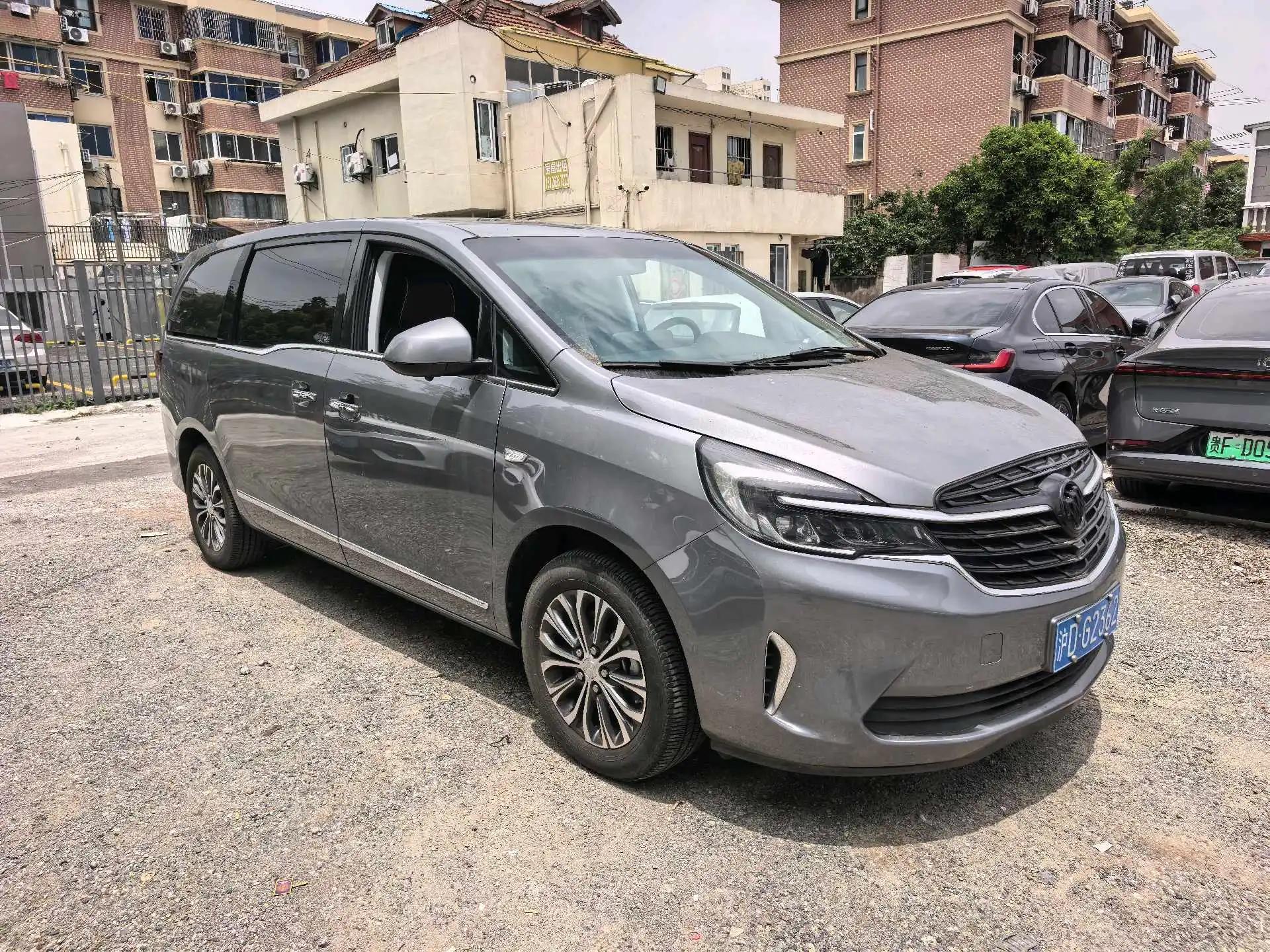 Buick GL8 2022 Land Business Class 652T Luxury Model 3