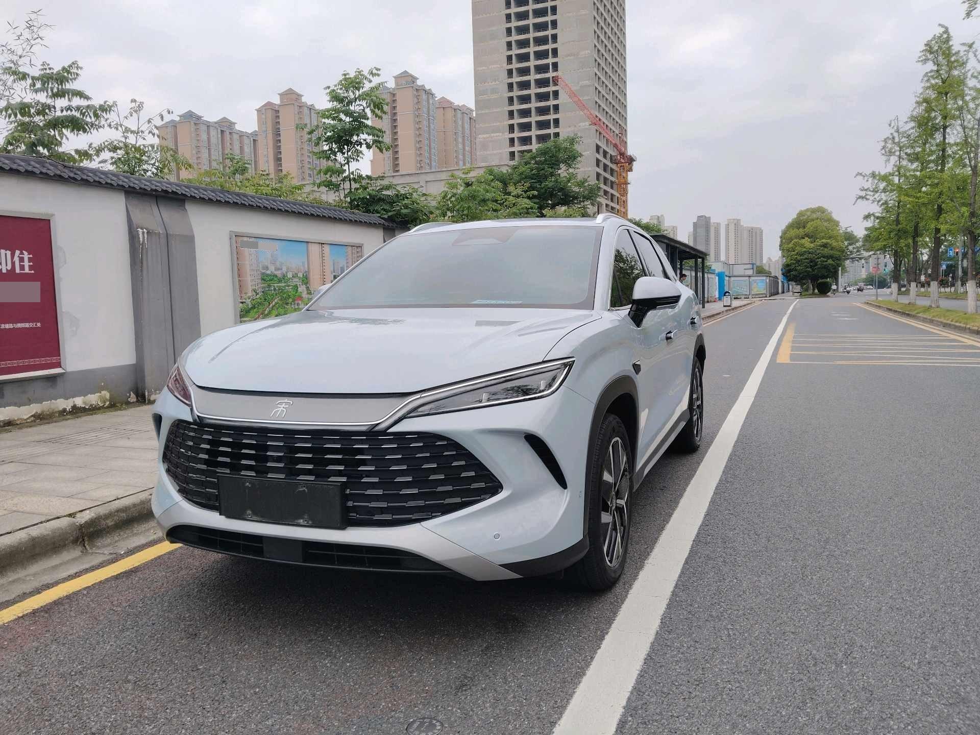 BYD 2025 Song L DM-i 1.5 Stepless Smart Driving Edition 160km Exceed Automatic Transmission
