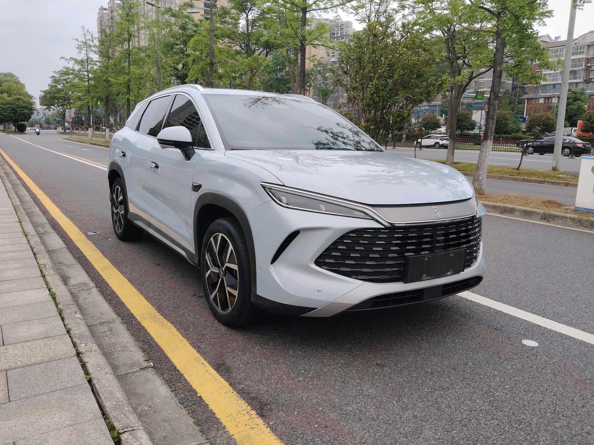 BYD 2025 Song L DM-i 1.5 Stepless Smart Driving Edition 160km Exceed Automatic Transmission 3