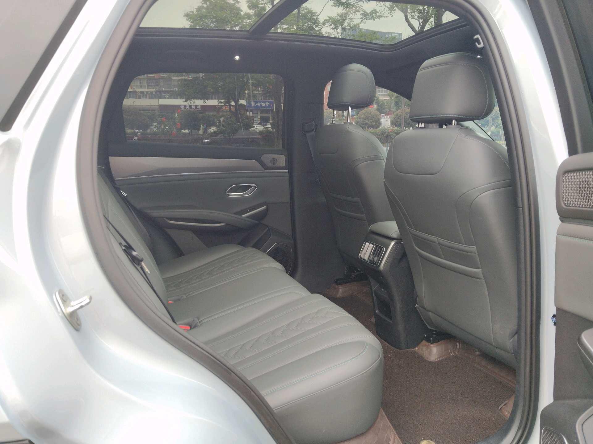 BYD 2025 Song L DM-i 1.5 Stepless Smart Driving Edition 160km Exceed Automatic Transmission 4