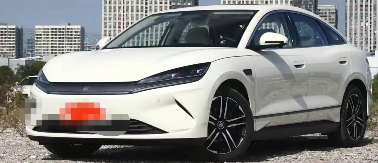 Открыть галерею: BYD 2025 Qin L EV 545KM cloud chariot type automatic gear