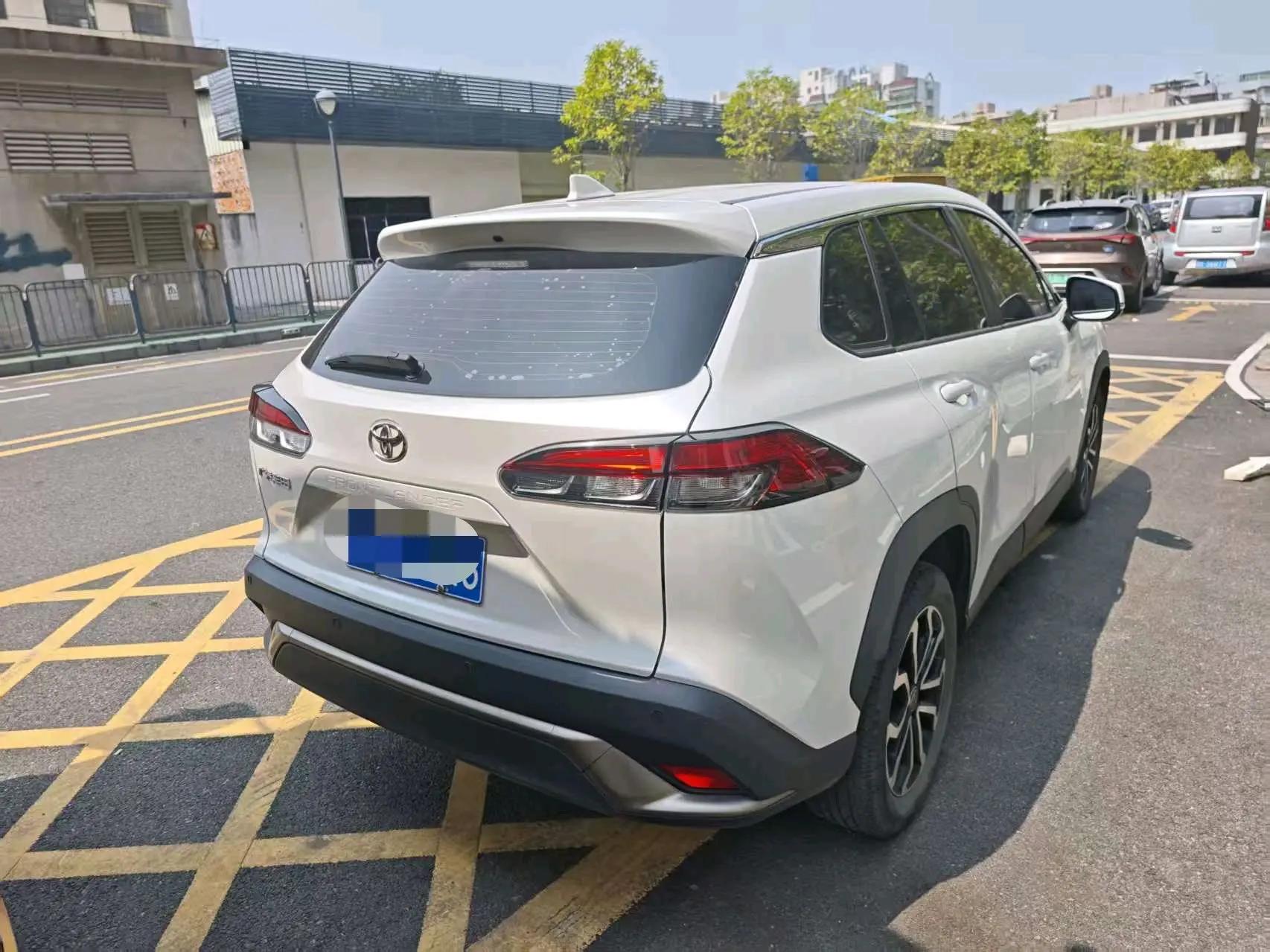 Toyota 2023 Frontlander 2.0 CVT Luxury Edition Automatic 3