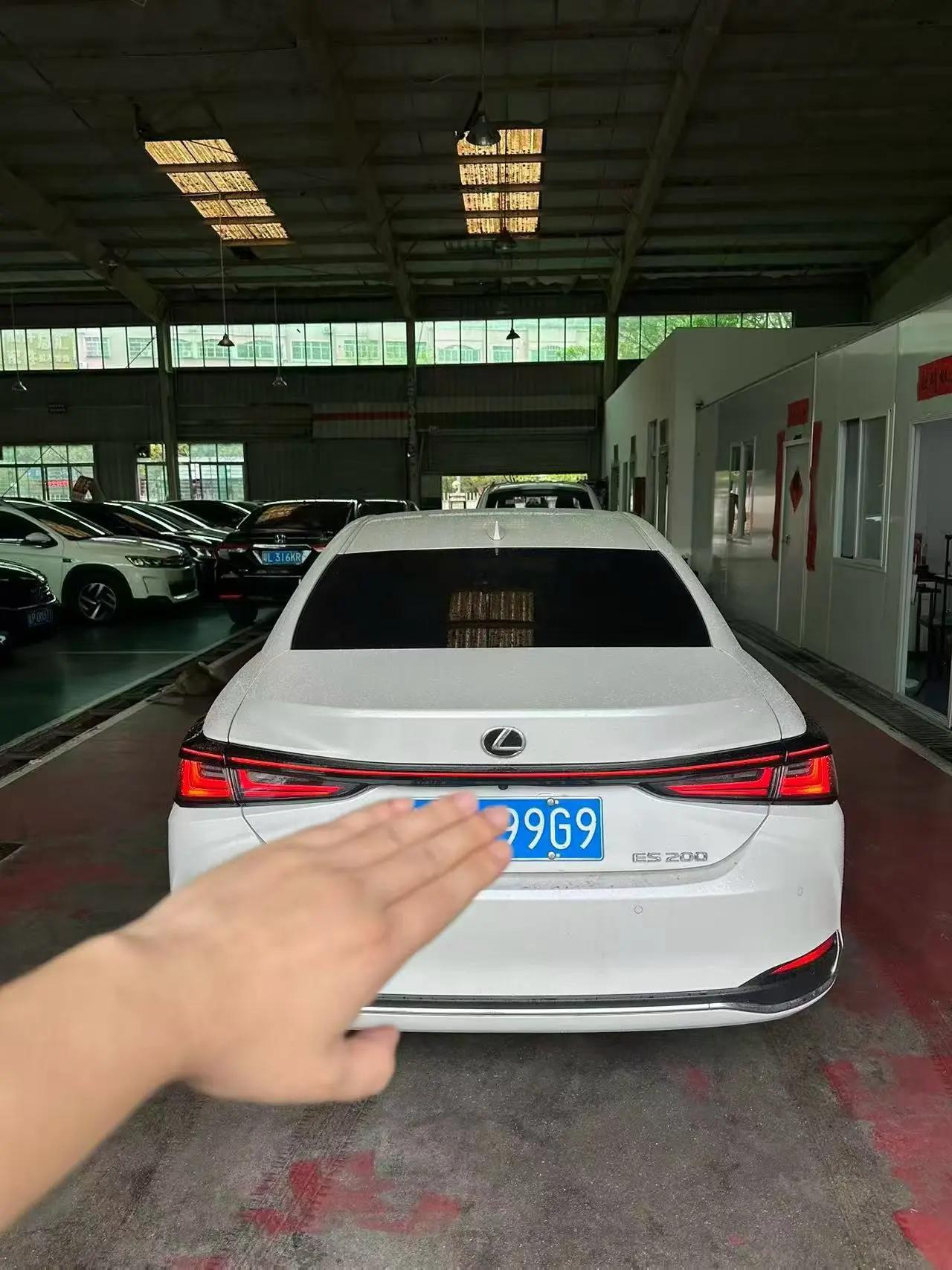 Lexus ES (Imported) 2025 ES200 2.0 CVT Prestige Edition Automatic 5