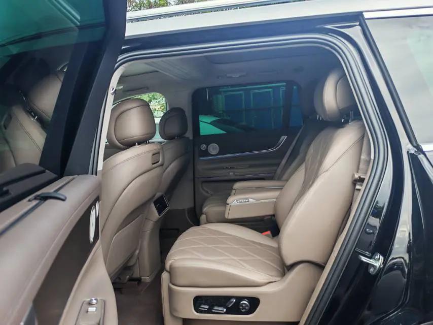 AITO 2025 Model AITO M9 Range-Extended Ultra Version 52kWh 6-Seater Automatic 2