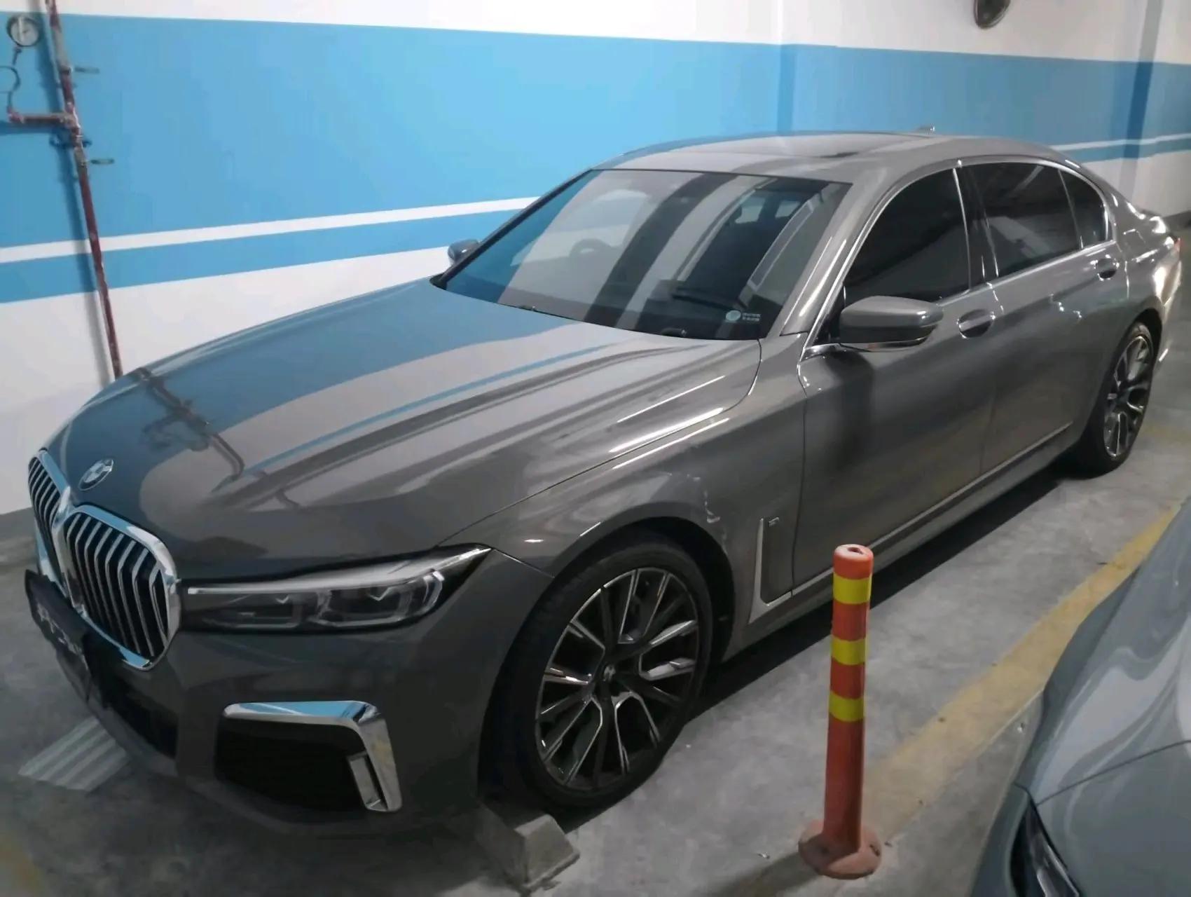 BMW 7 Series 2021 740Li Leading M Sports Suit
