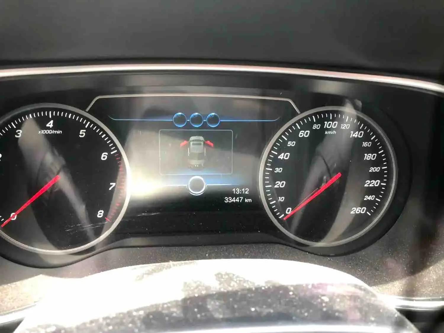 HongQi H5 Classic 2020 1.5T DCT Flag Rhyme Edition 5