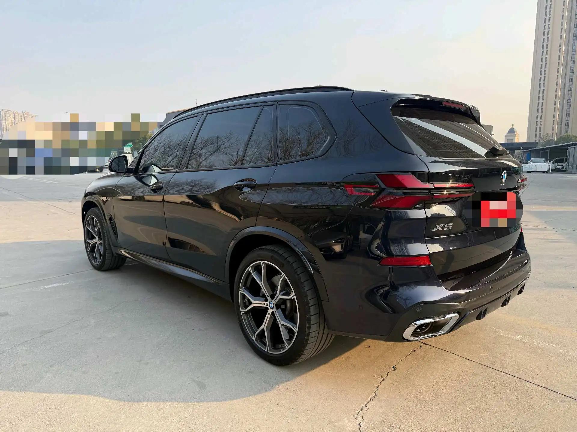 BMW 2026 X5 xDrive30Li 48V 2.0T Luxury M Sport Night Edition Automatic 3