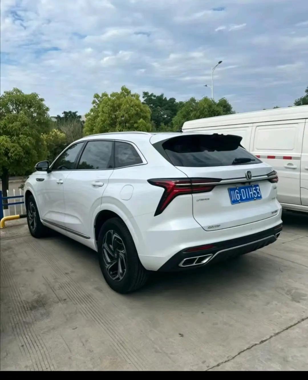 HongQi HS3 2023 1.5T Two-Drive HEV 5
