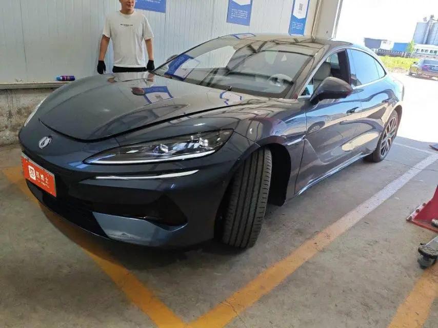 Denza 2024 Denza Z9 2.0T Stepless 1100km Four-wheel Drive Max Edition Automatic Gear