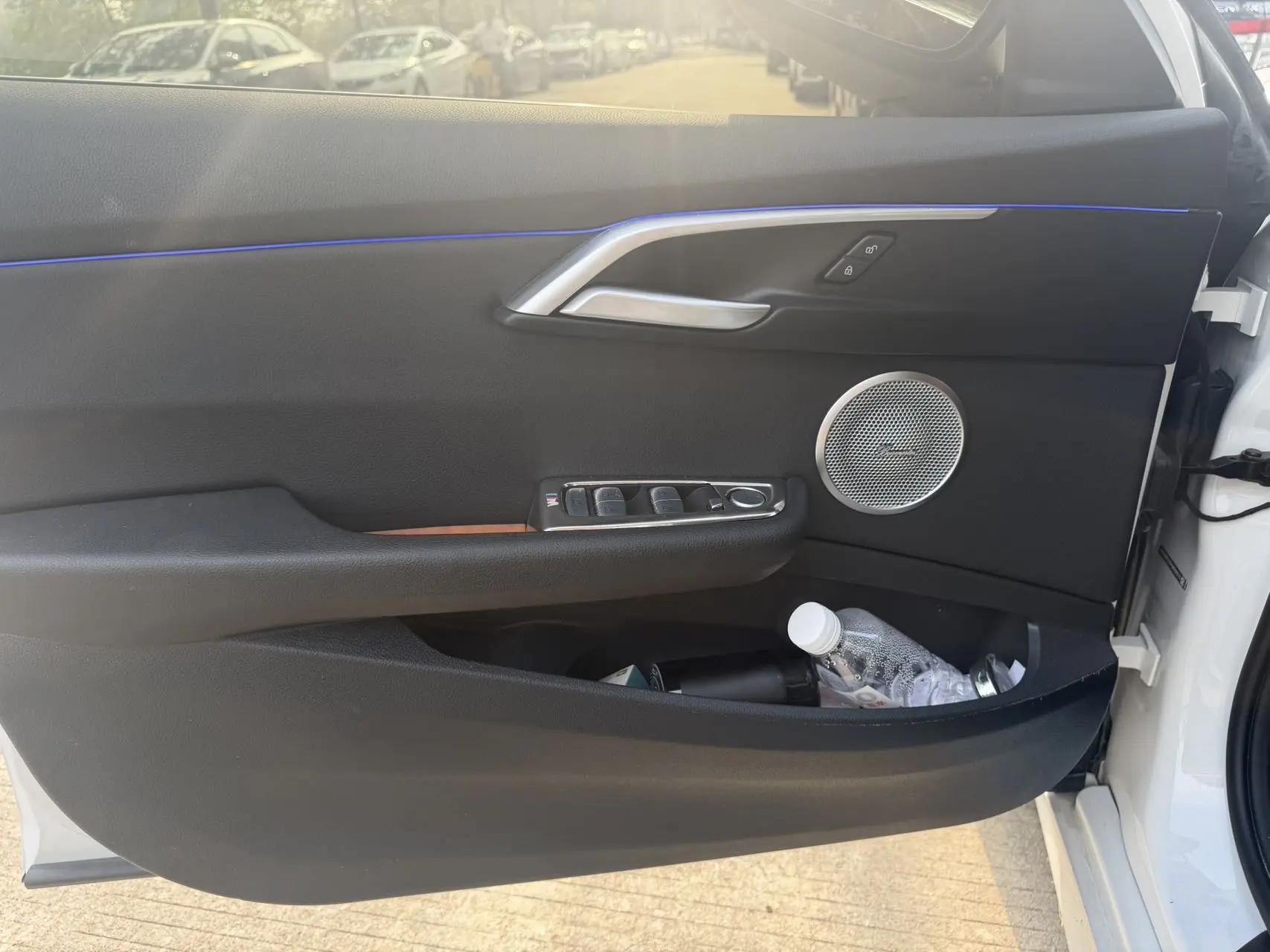 BMW 1 Series 2022 120i M Sports Edition 8