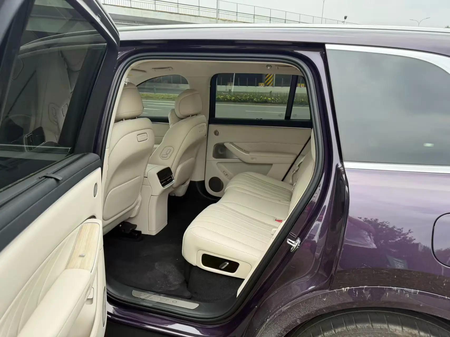 AITO M8 2025 Pure Electric Max Six-seat Long Endurance Edition 3