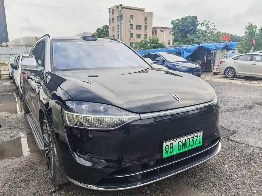 AITO 2025 Model AITO M9 Range-Extended Ultra Version 52kWh 6-Seater Automatic 3