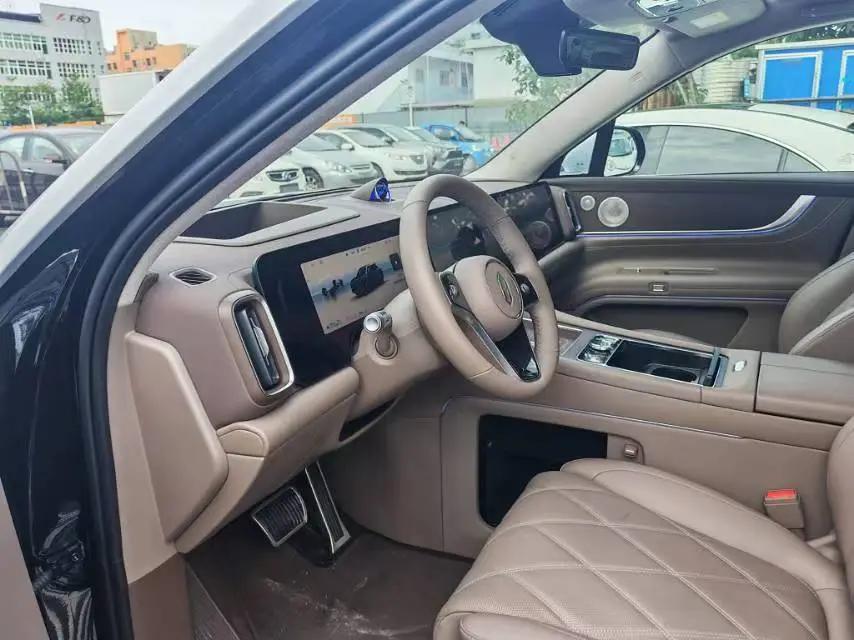 AITO 2025 Model AITO M9 Range-Extended Ultra Version 52kWh 6-Seater Automatic 4