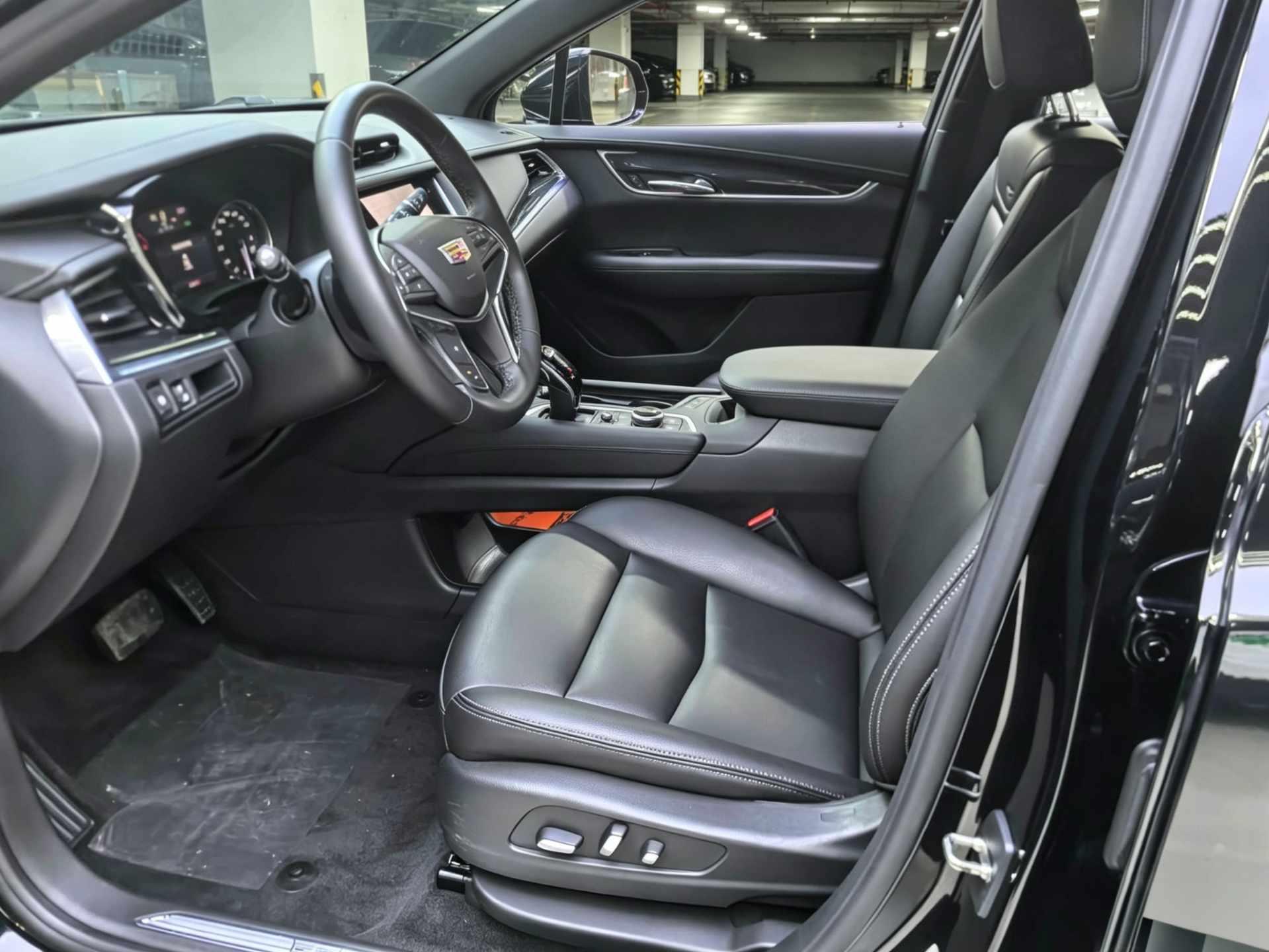 Cadillac XT5 2022 2.0T Two-Drive Luxury Model 4
