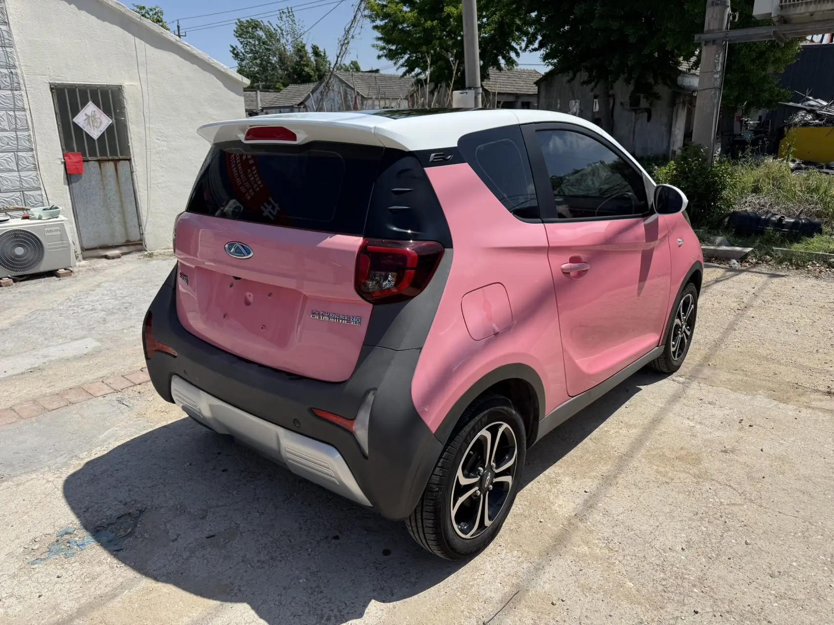 Small ant 2022 sweet powder half sugar version lithium iron phosphate 30kW 301km 9