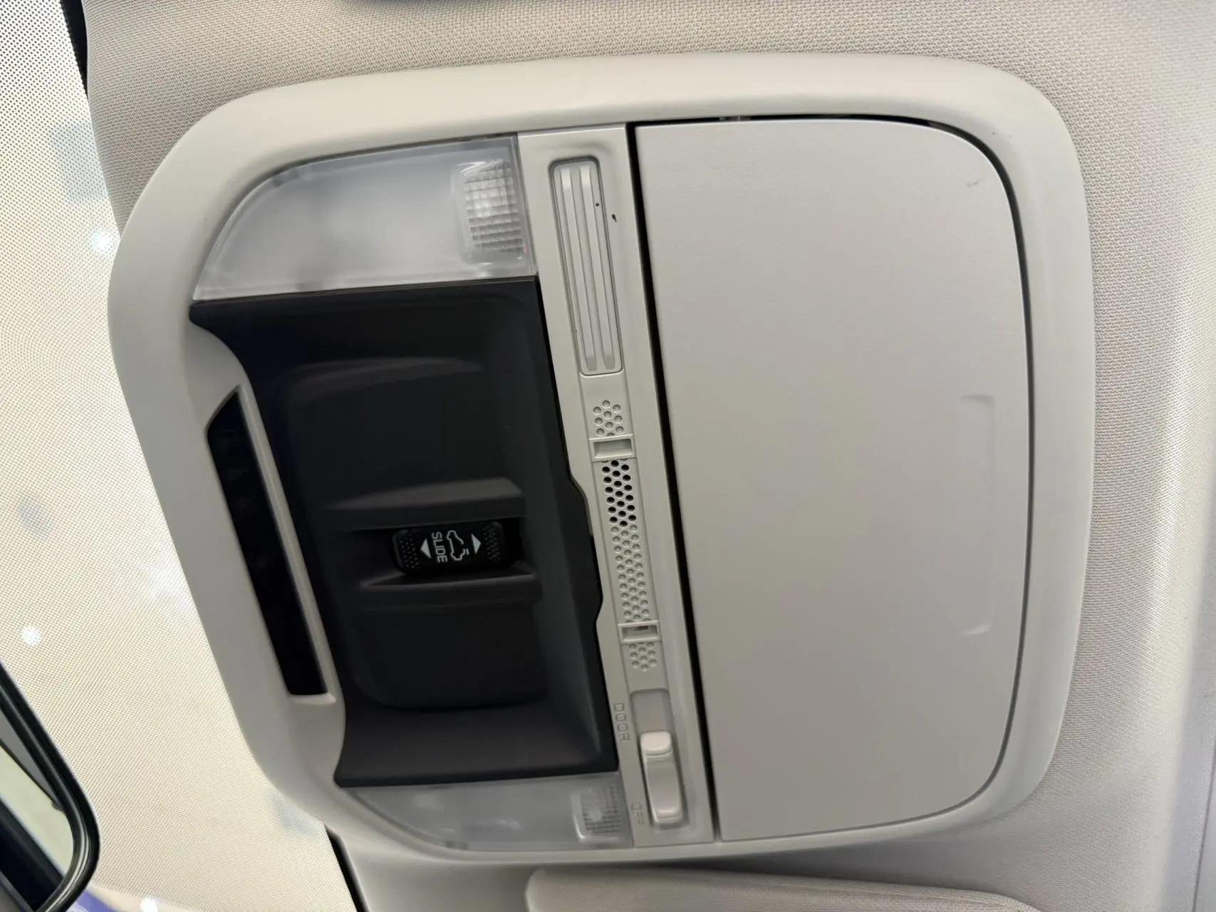 Forester 2024 2.0i AWD Deluxe Edition 13