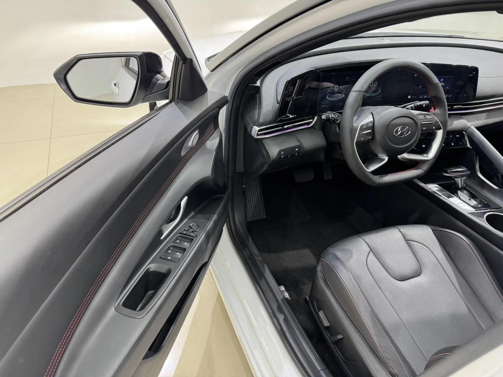 Elantra 2022 1.5L CVT 20th Anniversary 6