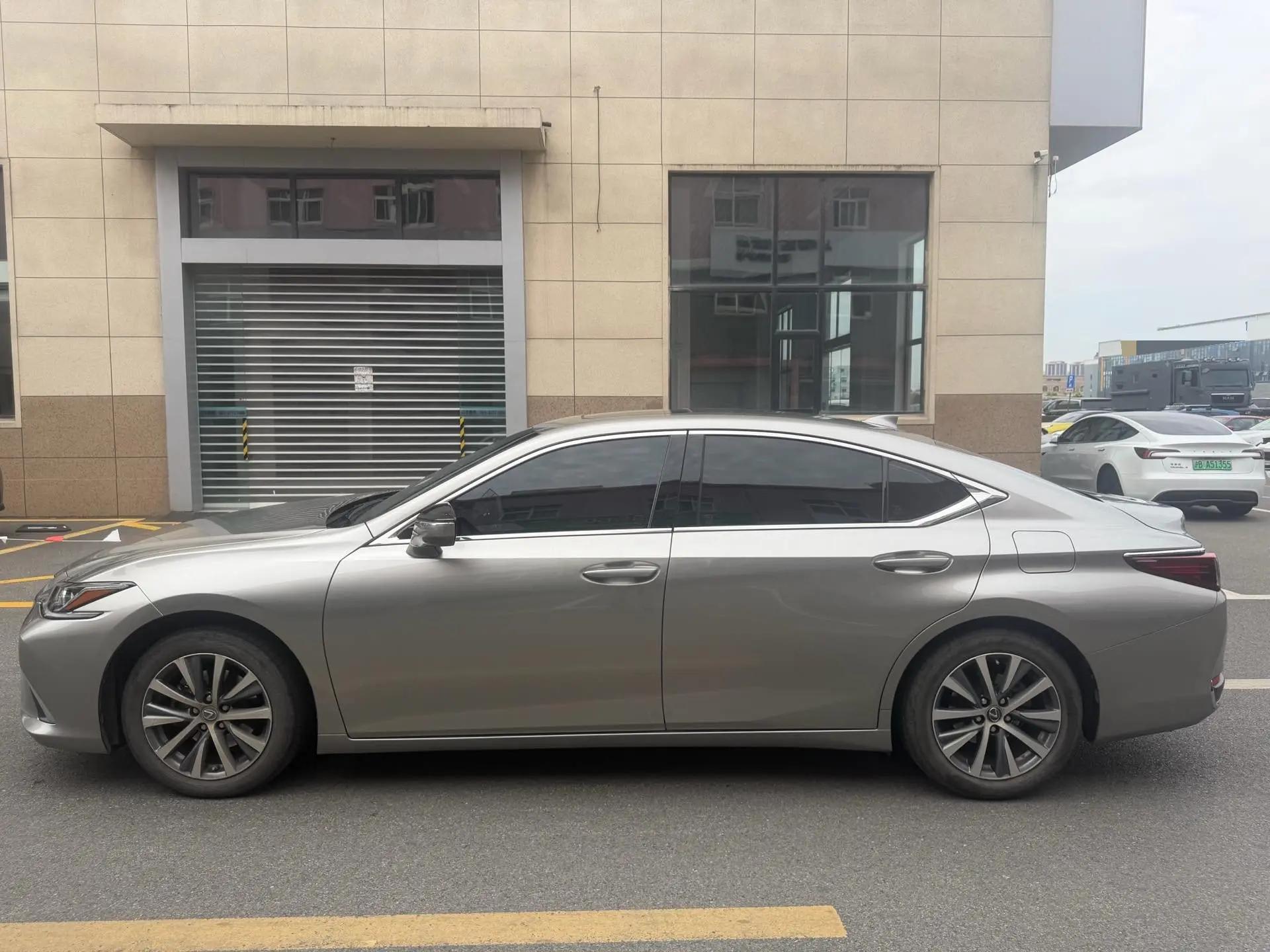 Lexus ES 2020 200 Excellence Edition 3