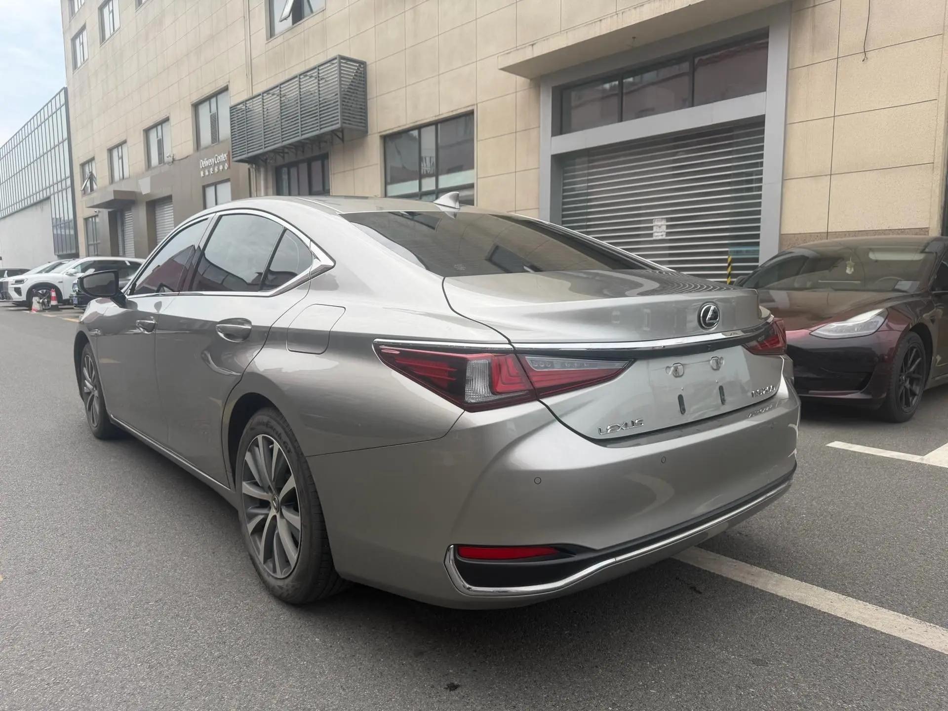 Lexus ES 2020 200 Excellence Edition 4