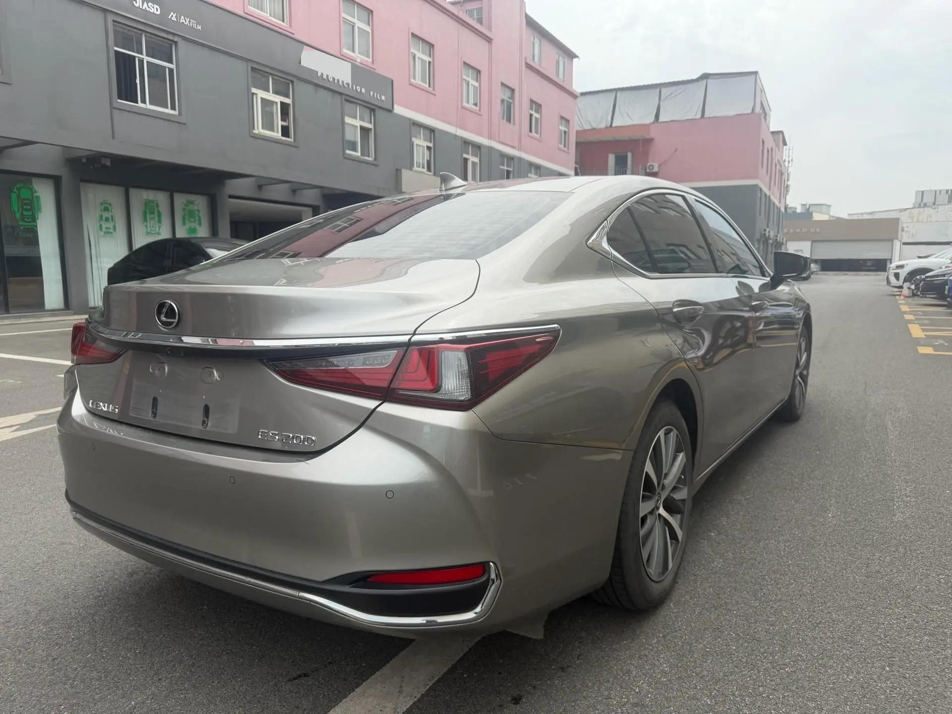 Lexus ES 2020 200 Excellence Edition 6