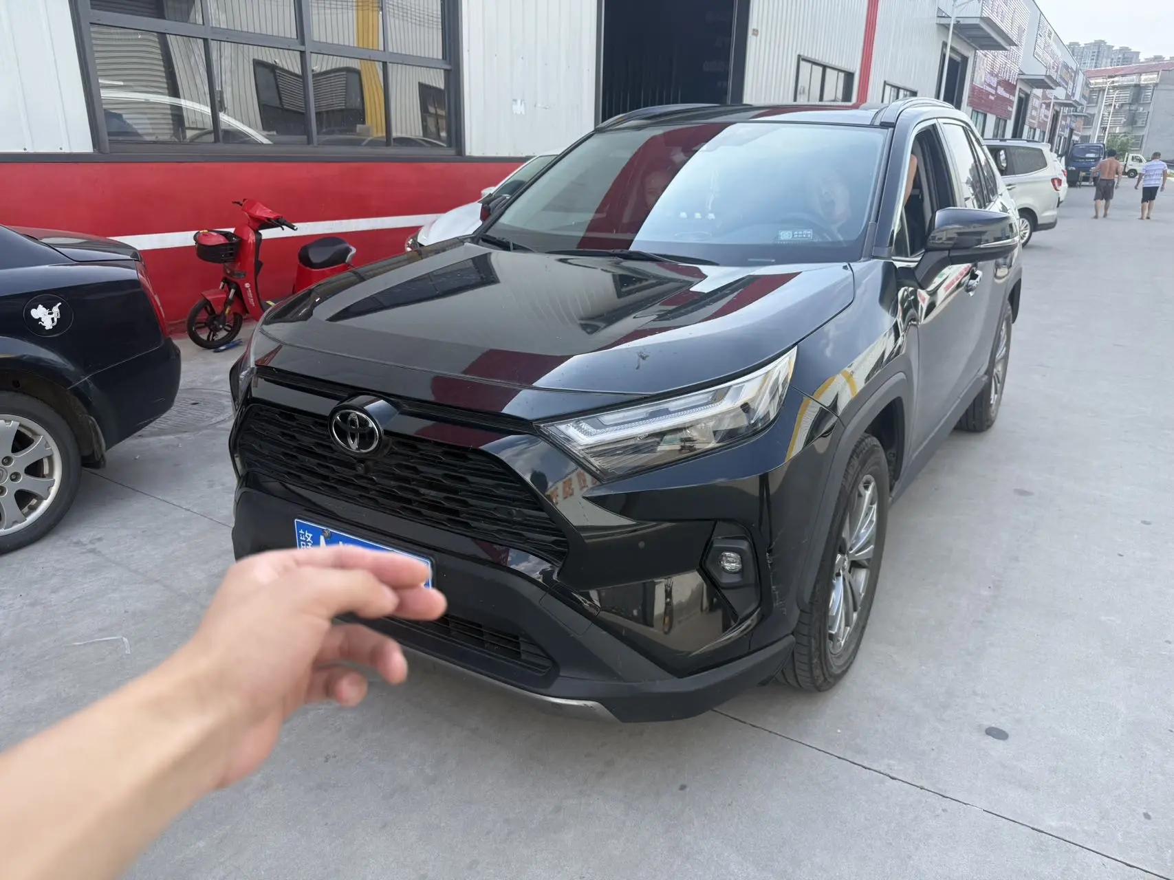 Toyota 2023 RAV4 Rongbo 2.0 Stepless Two-Drive Fashion Plus Edition Automatic Gear