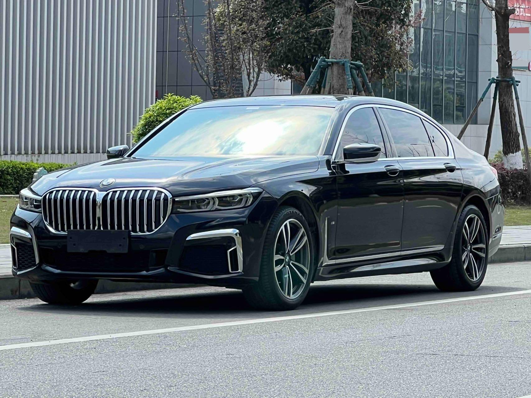 BMW 7 Series 2021 730Li M Sports Suit