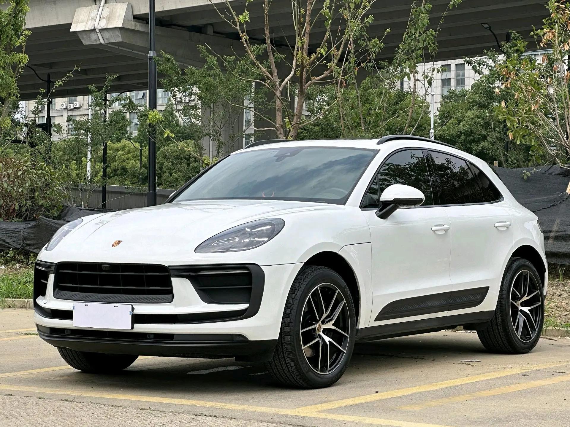 Open image lightbox: Macan 2023 Macan 2.0T