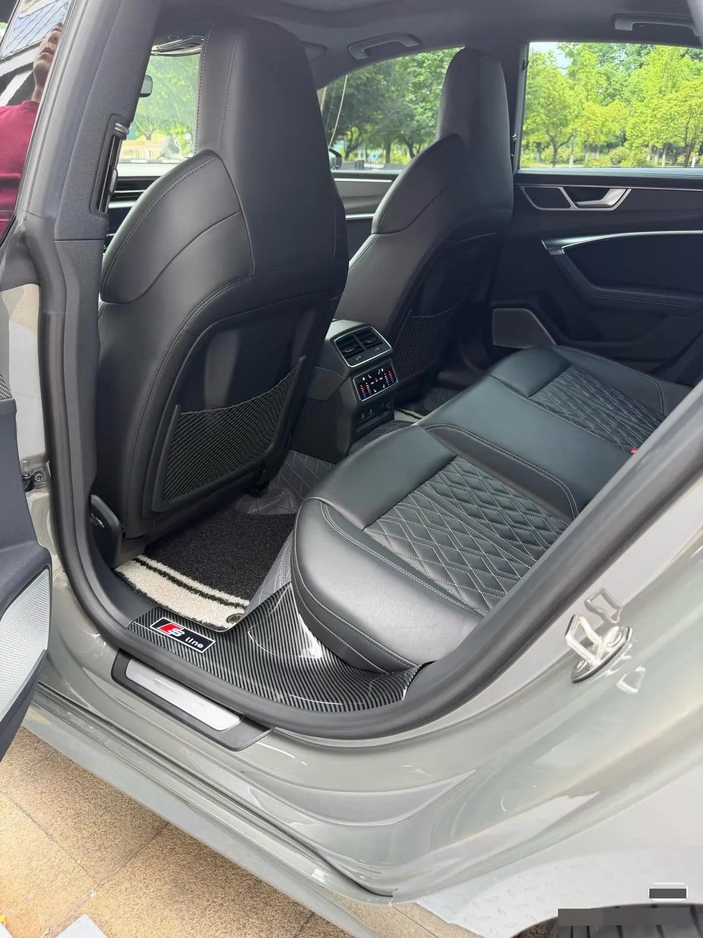 Audi A7 2022 55 TFSI quattro Premium 4