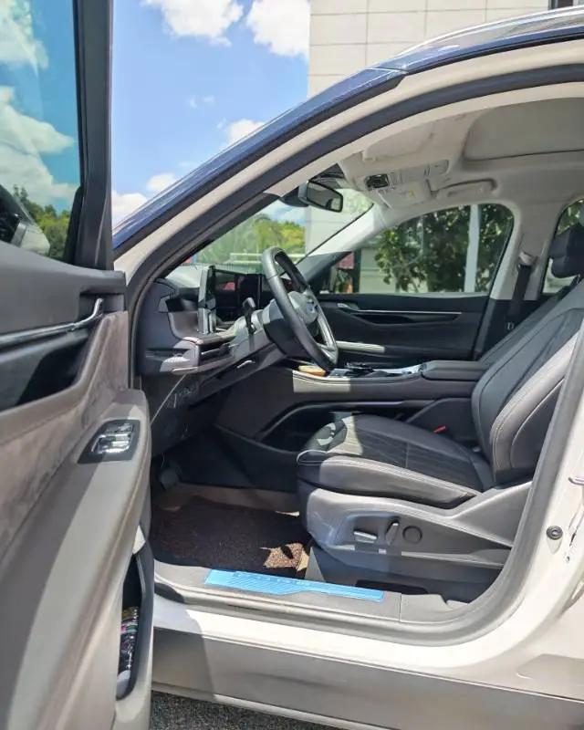 Ford 2025 Ruijie L 2.0T EcoBoost four-wheel drive 7-seat extreme automatic gear 5