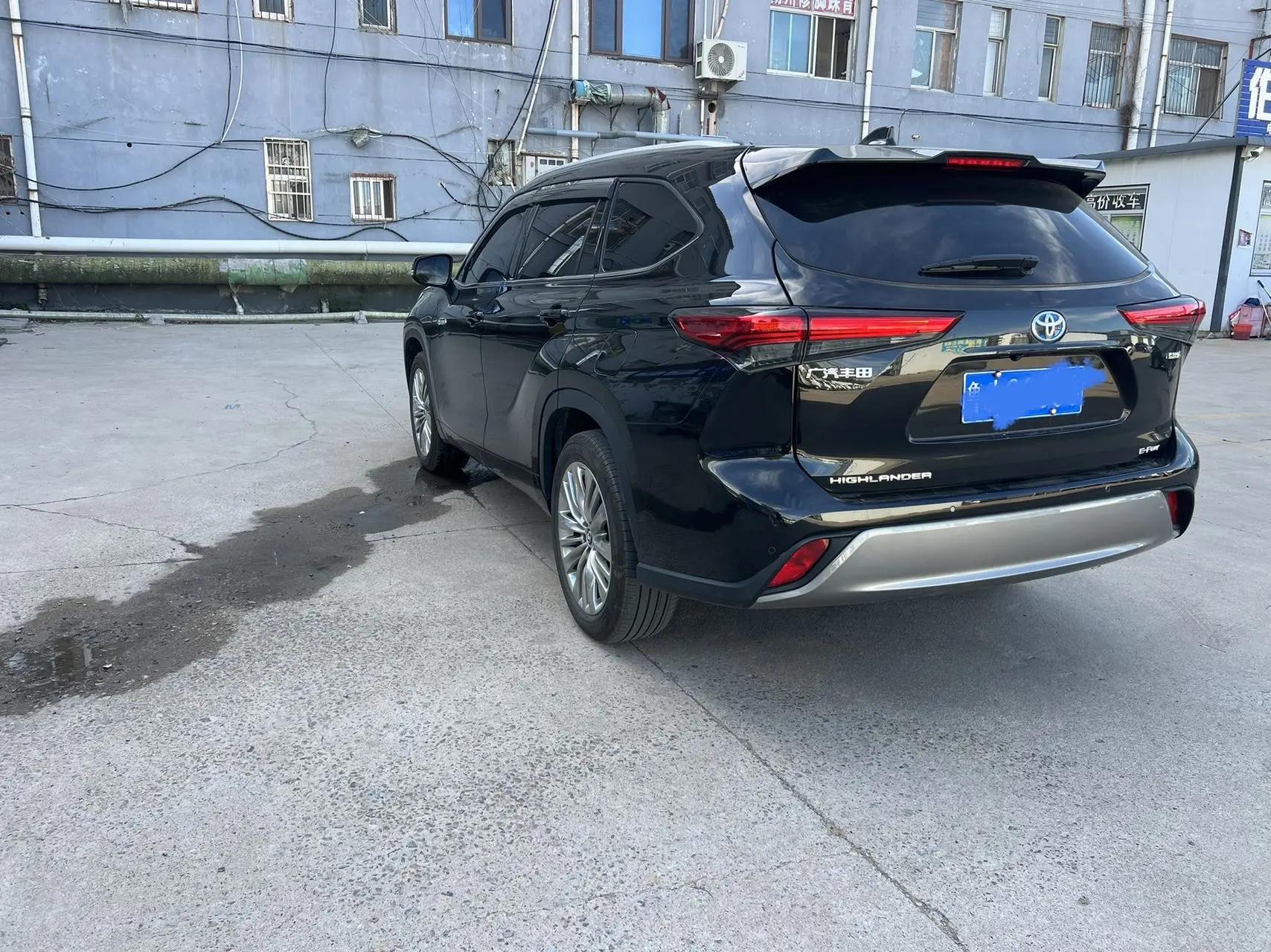 Toyota 2023 Highlander Dual Engine 2.5 CVT Intelligent Electric Hybrid Four-Wheel Drive Prestige 7-Seater Automatic 4