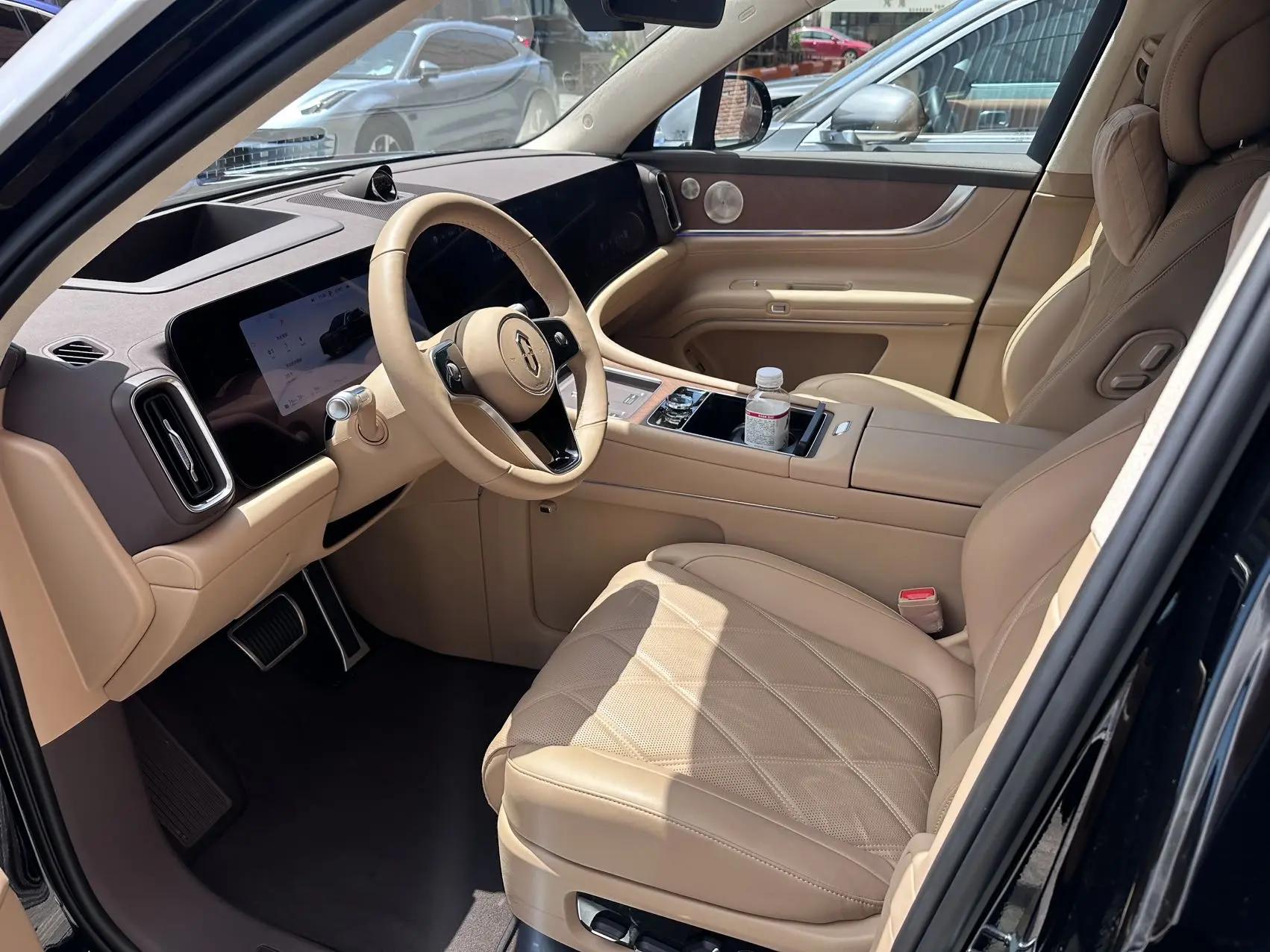AITO 2025 Model AITO M9 Range-Extended Ultra Version 52kWh 6-Seater Automatic 3