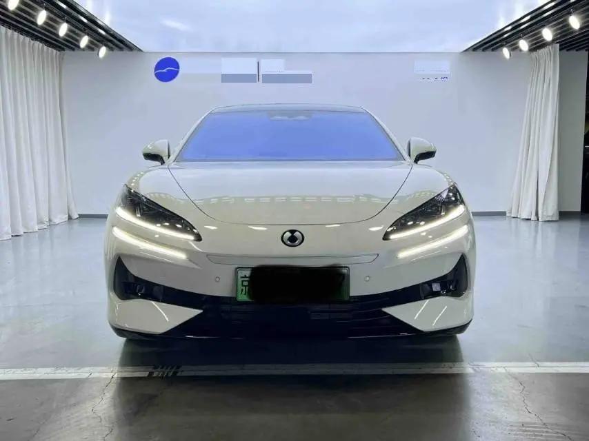 Denza 2024 Denza Z9 2.0T Stepless 1100km Four-wheel Drive Max Edition Automatic Gear 5