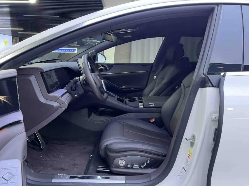 Denza 2024 Denza Z9 2.0T Stepless 1100km Four-wheel Drive Max Edition Automatic Gear 6